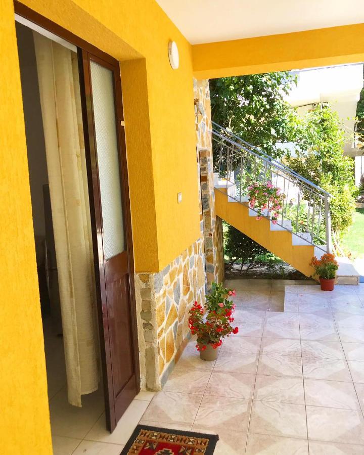 Vila Aliaj Luxury Apartment With 2 Rooms With Private Wonderful Terrace Durrës 外观 照片