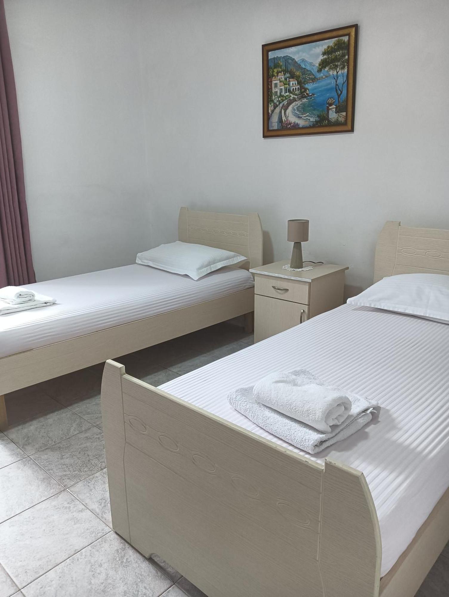 Vila Aliaj Luxury Apartment With 2 Rooms With Private Wonderful Terrace Durrës 外观 照片